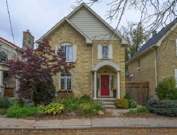 Amazing Downtown London Location